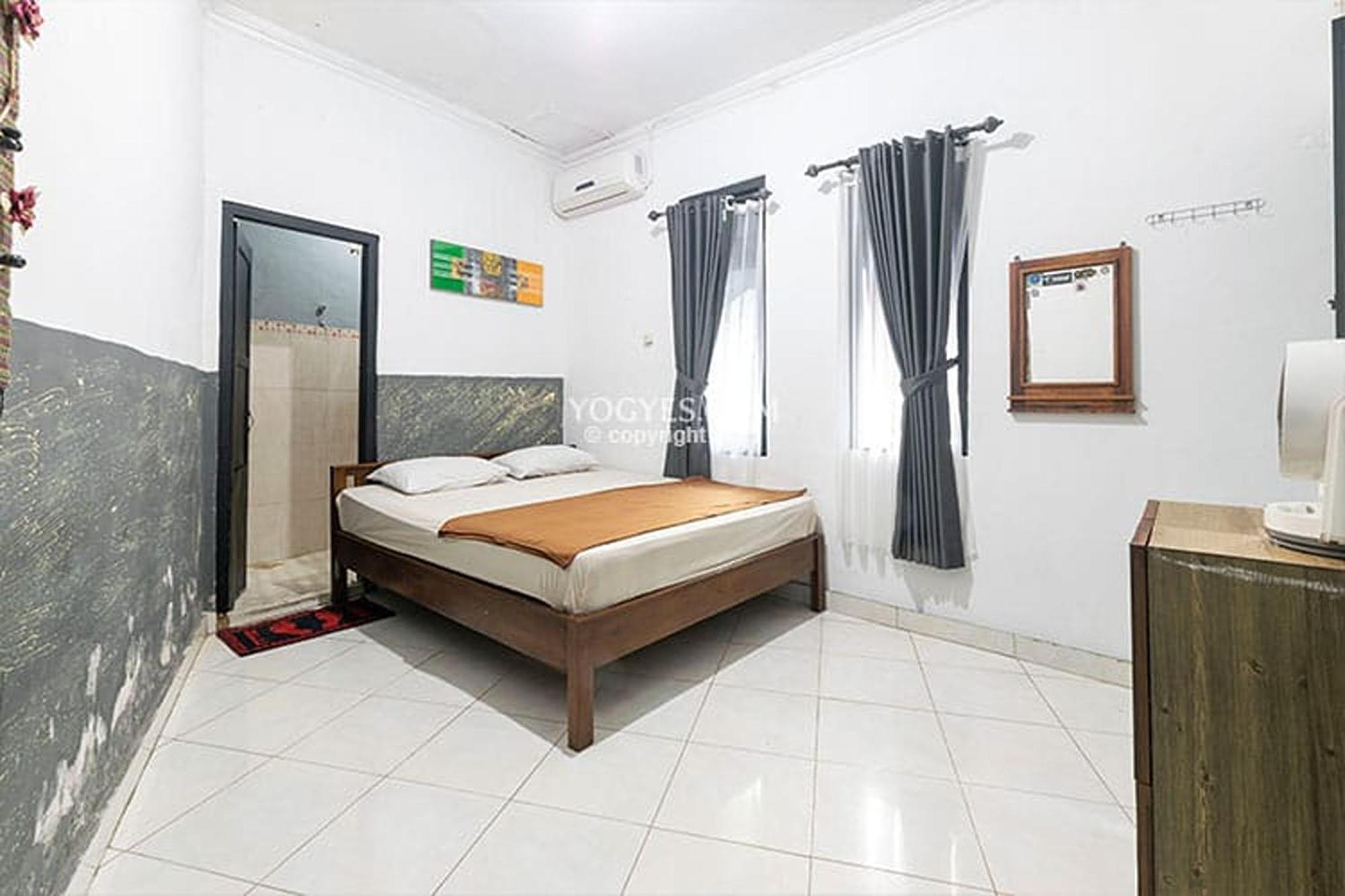 Destiny House Hotel Джокякарта Екстериор снимка