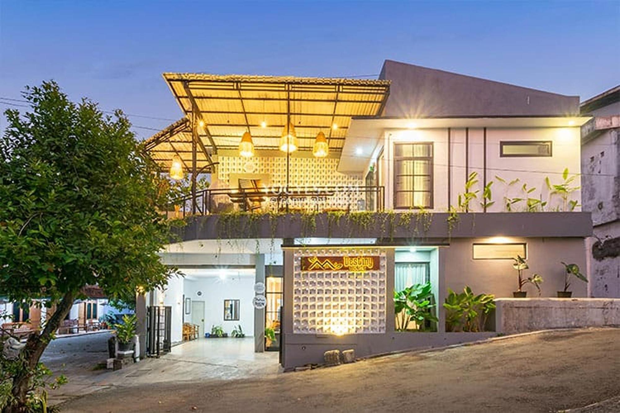 Destiny House Hotel Джокякарта Екстериор снимка